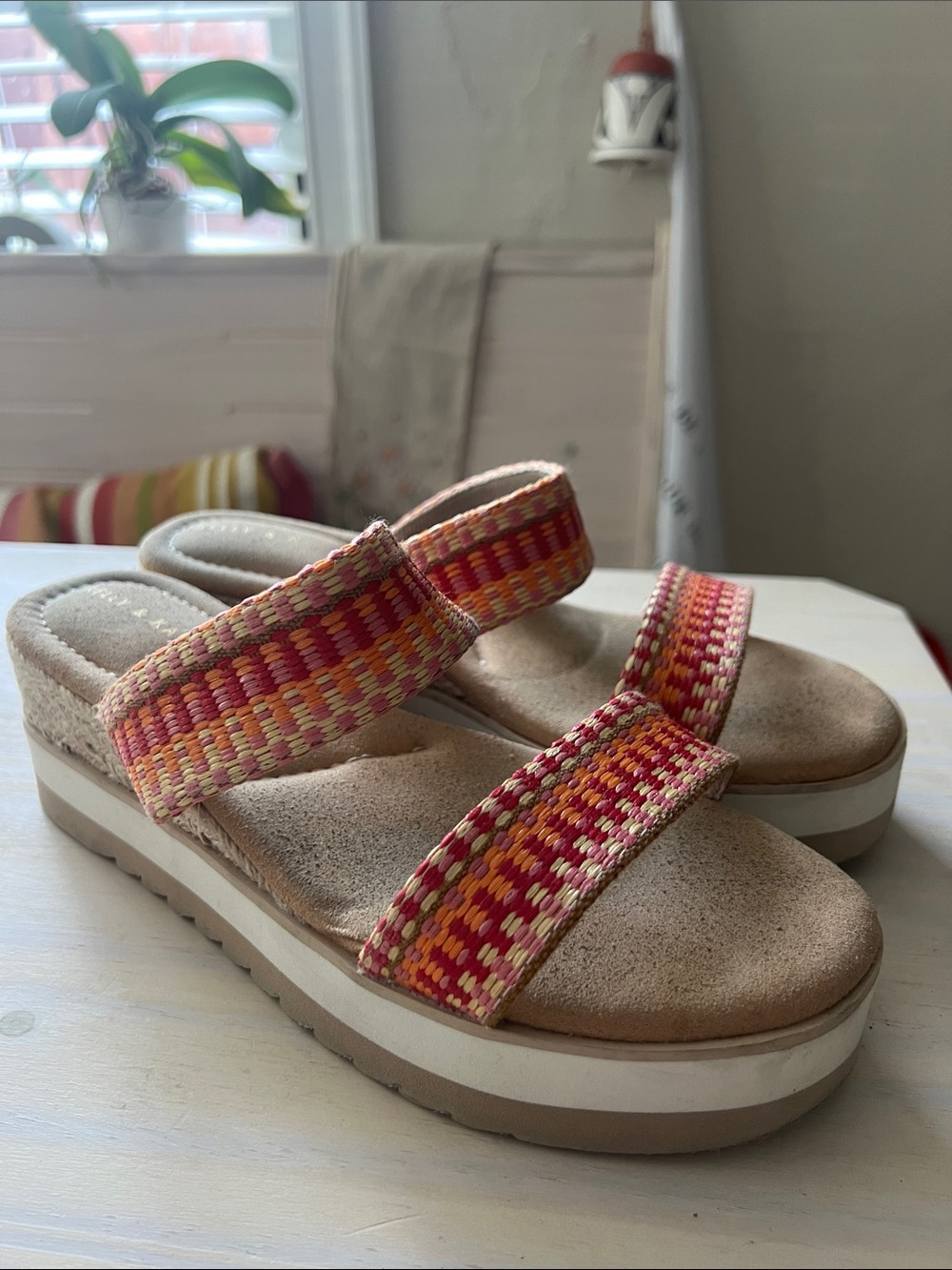 Kelly & Katie Multicolor Woven Platform Slide Sandals - Picture 1 of 7